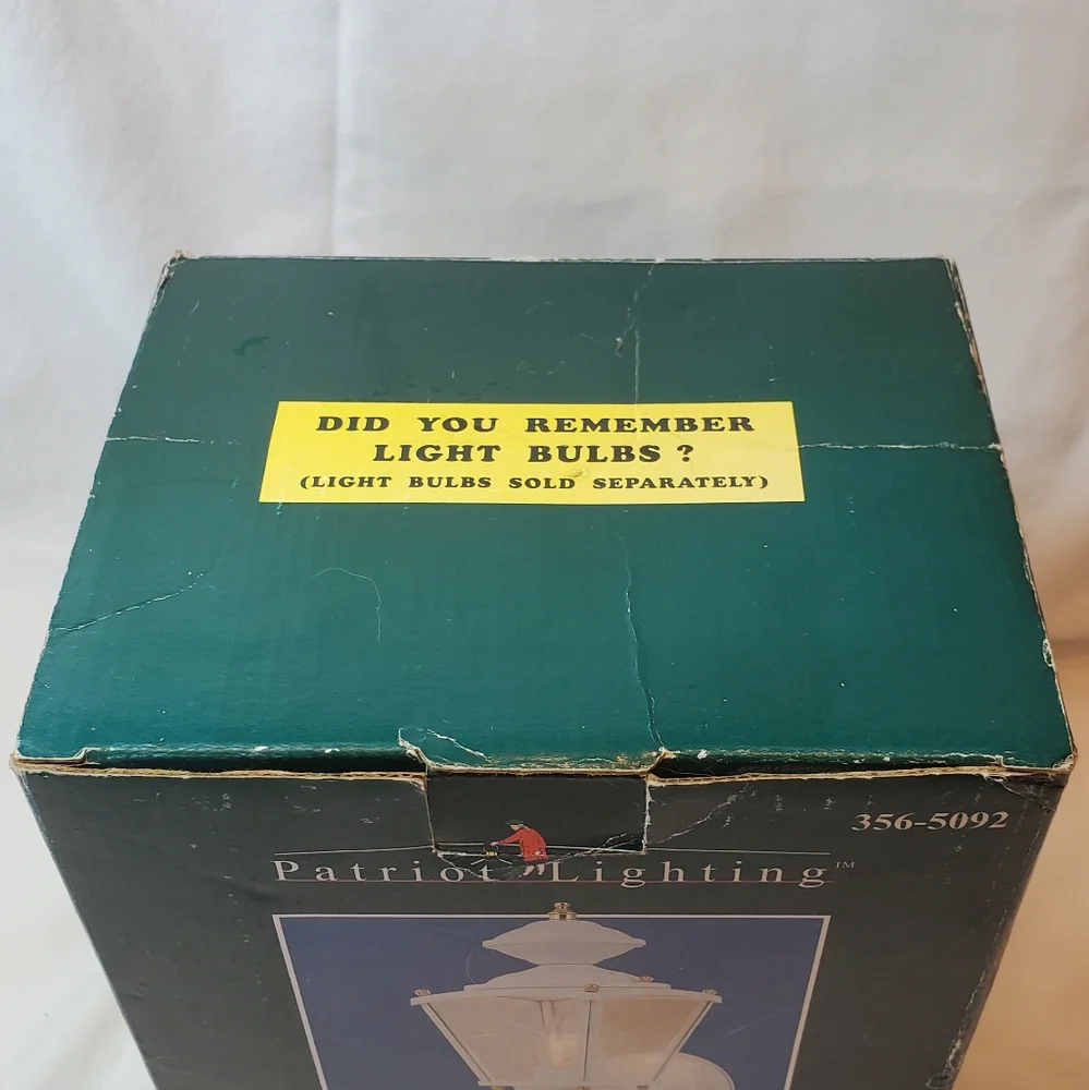 Patriot Lighting Vintage Outdoor Wall Light #356-5092 Colonial Style NOS
